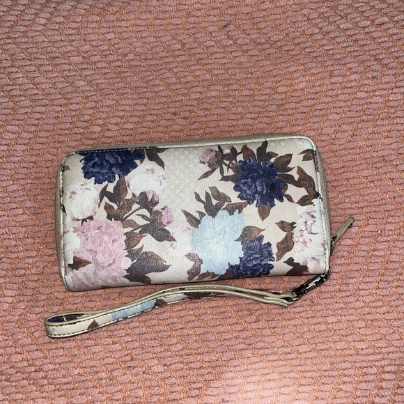 Floral Fiorelli Wallet - Picture 3 of 6